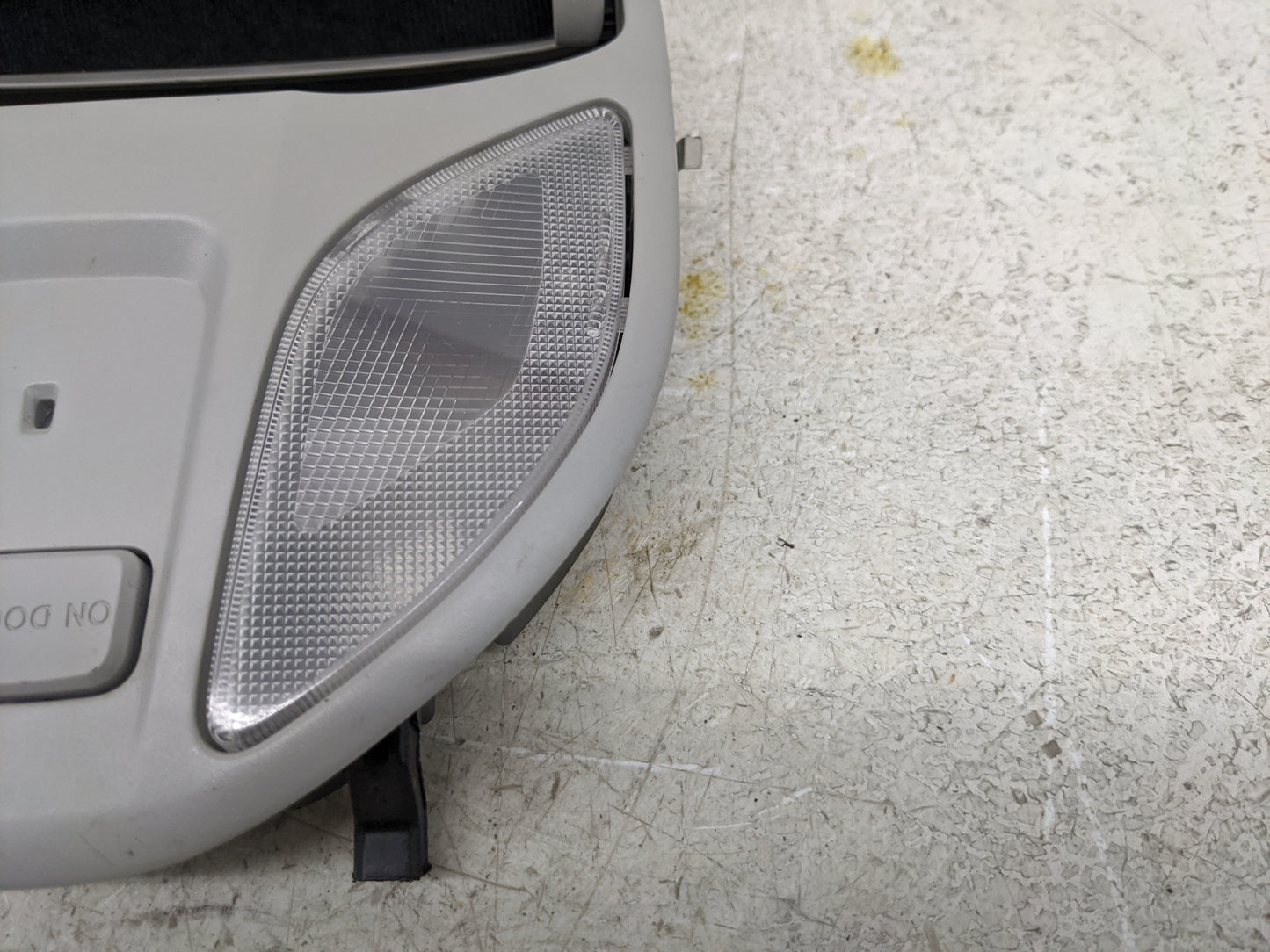 2013-2016 Hyundai Santa Fe Overhead Roof Console - Oemusedautoparts1.com