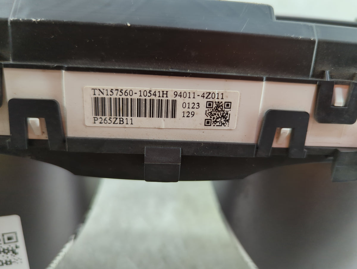 2013-2014 Hyundai Santa Fe Instrument Cluster Speedometer Gauges P/N:94011-4Z011 TN157560-10541H Miles: Fits Fits 2013 2014 