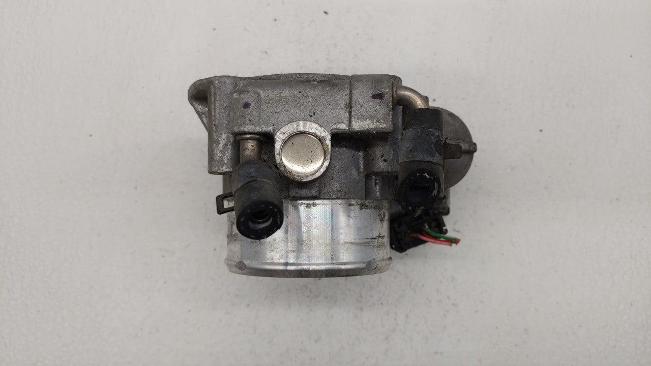 2014 Hyundai Santa Fe Throttle Body P/N:35100-2G700 Fits Fits 2011 2012 2013 2015 2016 OEM Used Auto Parts - Oemusedautopart
