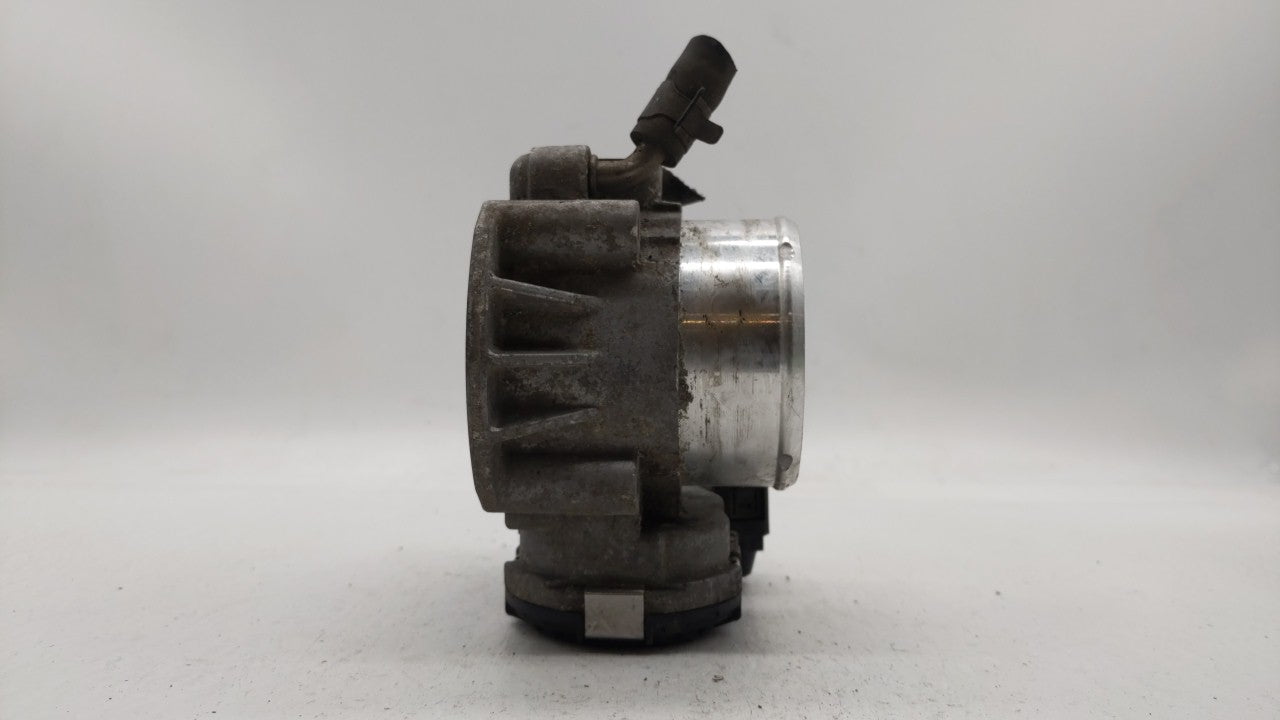 2014 Hyundai Santa Fe Throttle Body P/N:35100-2G700 Fits Fits 2011 2012 2013 2015 2016 OEM Used Auto Parts - Oemusedautopart