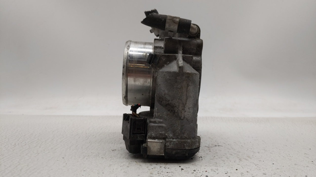 2014 Hyundai Santa Fe Throttle Body P/N:35100-2G700 Fits Fits 2011 2012 2013 2015 2016 OEM Used Auto Parts - Oemusedautopart