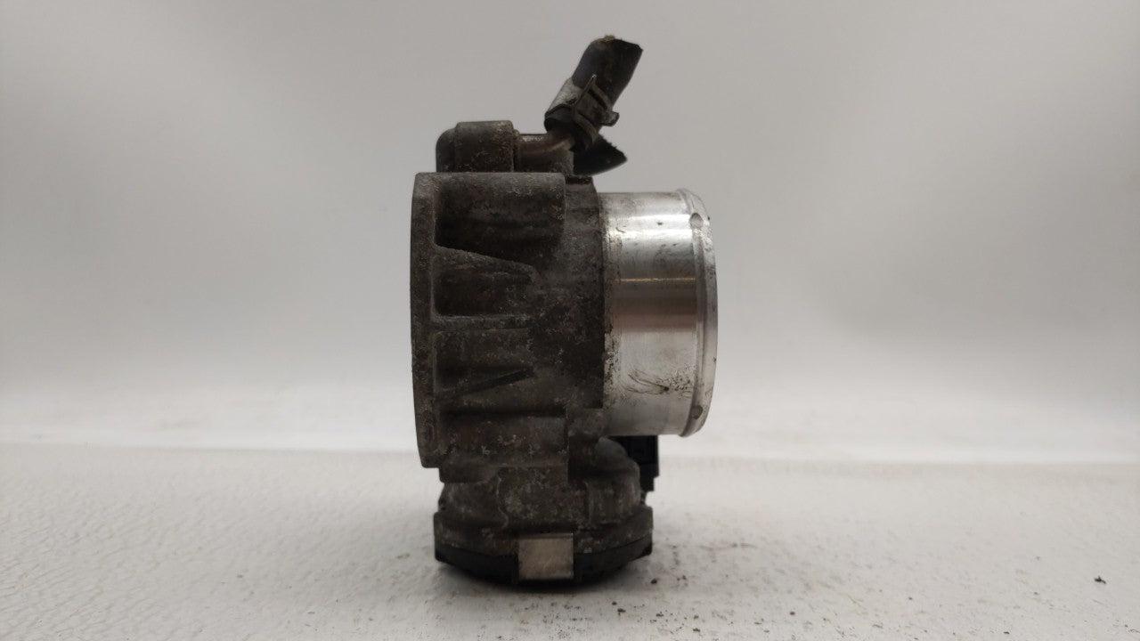 2014 Hyundai Santa Fe Throttle Body P/N:35100-2G700 Fits Fits 2011 2012 2013 2015 2016 OEM Used Auto Parts - Oemusedautopart