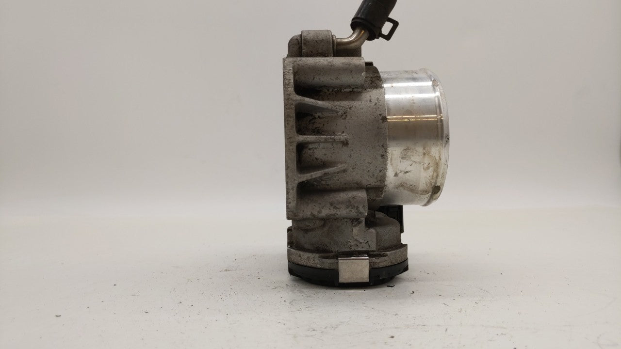 2014 Hyundai Santa Fe Throttle Body P/N:35100-2G700 Fits Fits 2011 2012 2013 2015 2016 OEM Used Auto Parts - Oemusedautopart