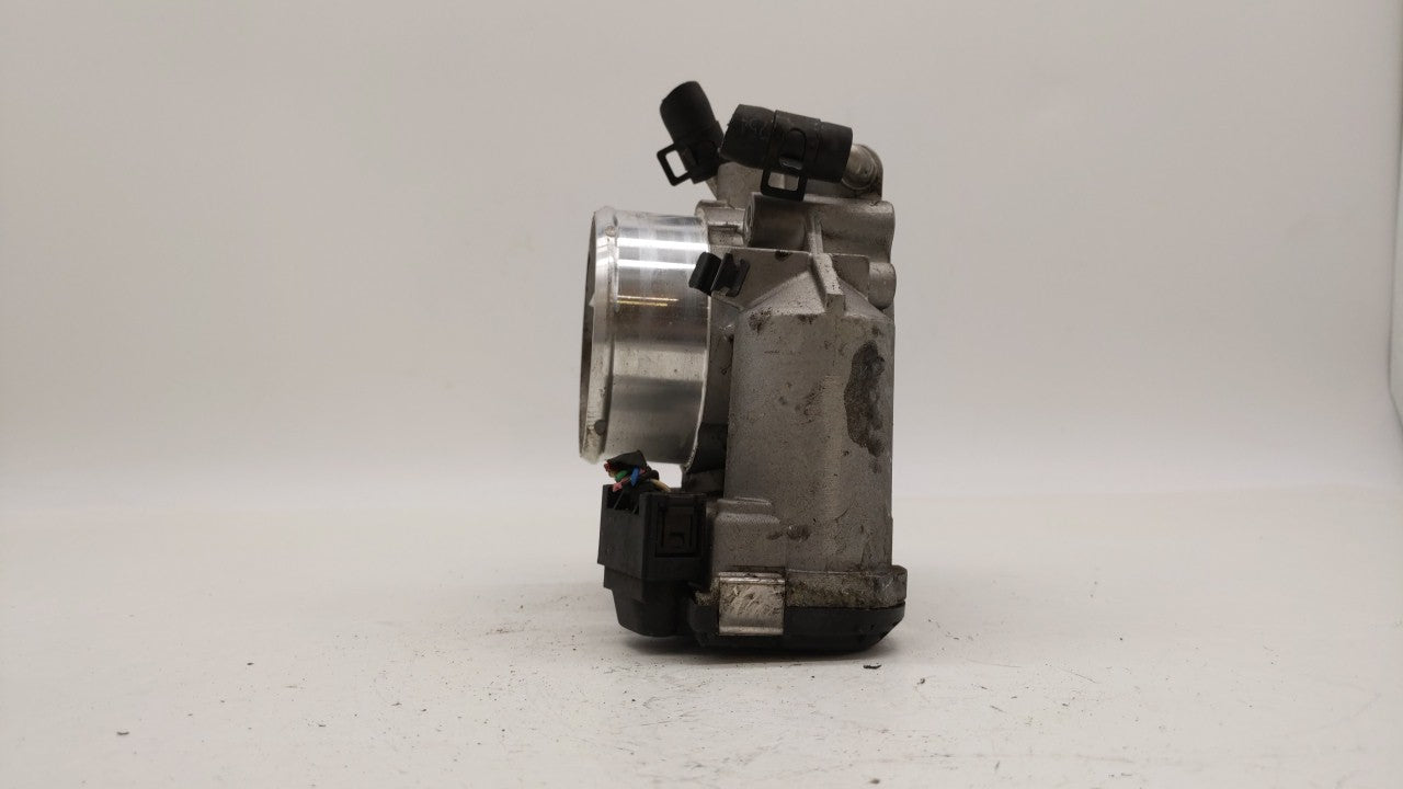 2014 Hyundai Santa Fe Throttle Body P/N:35100-2G700 Fits Fits 2011 2012 2013 2015 2016 OEM Used Auto Parts - Oemusedautopart