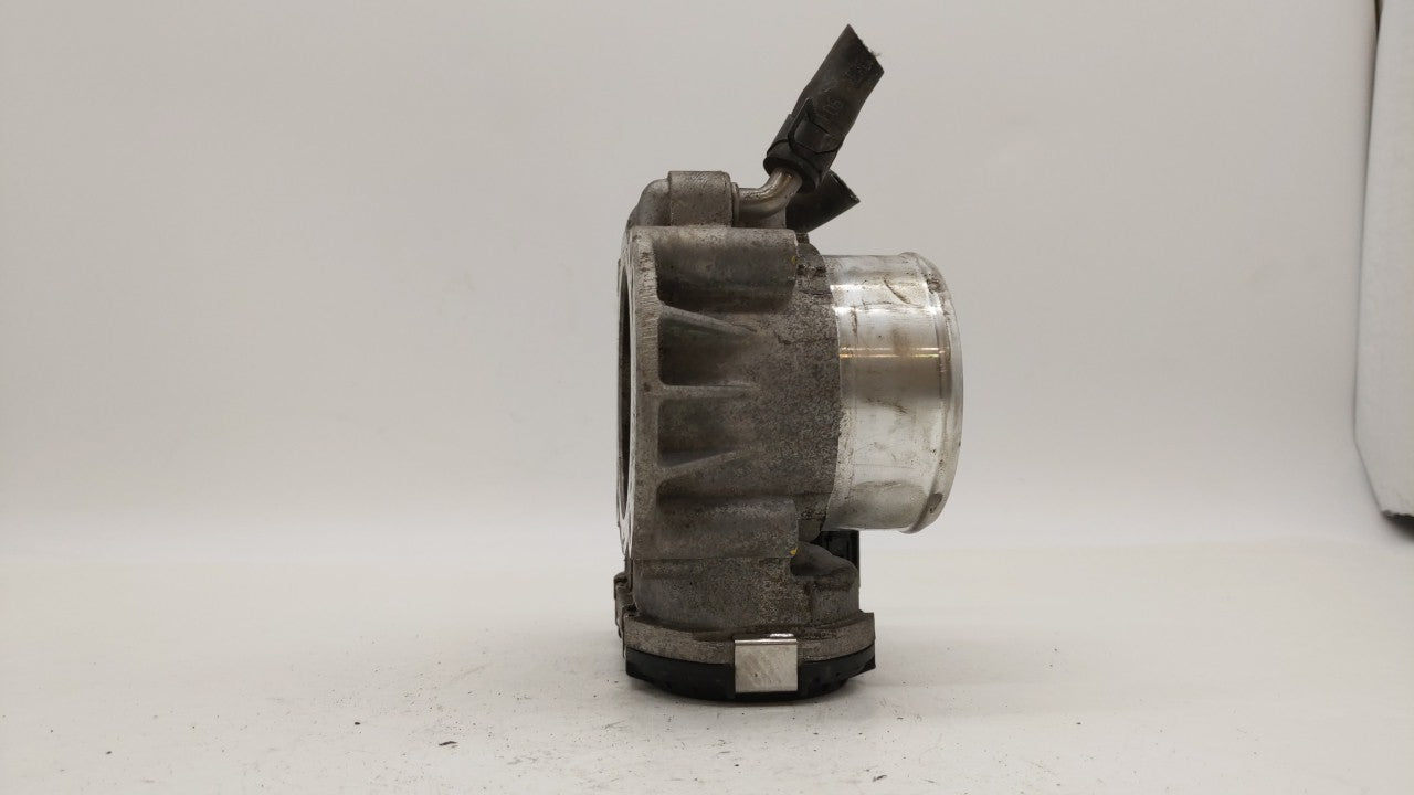 2014 Hyundai Santa Fe Throttle Body P/N:35100-2G700 Fits Fits 2011 2012 2013 2015 2016 OEM Used Auto Parts - Oemusedautopart