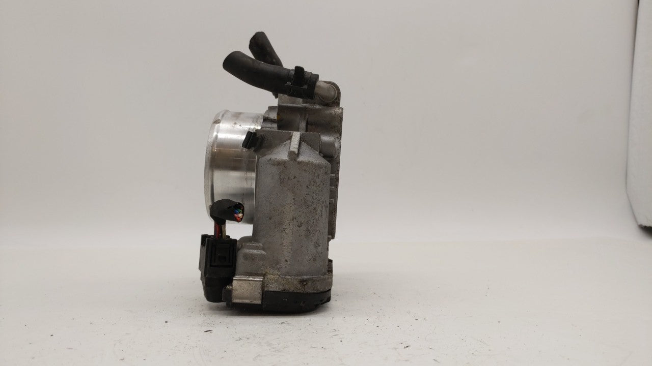 2014 Hyundai Santa Fe Throttle Body P/N:35100-2G700 Fits Fits 2011 2012 2013 2015 2016 OEM Used Auto Parts - Oemusedautopart