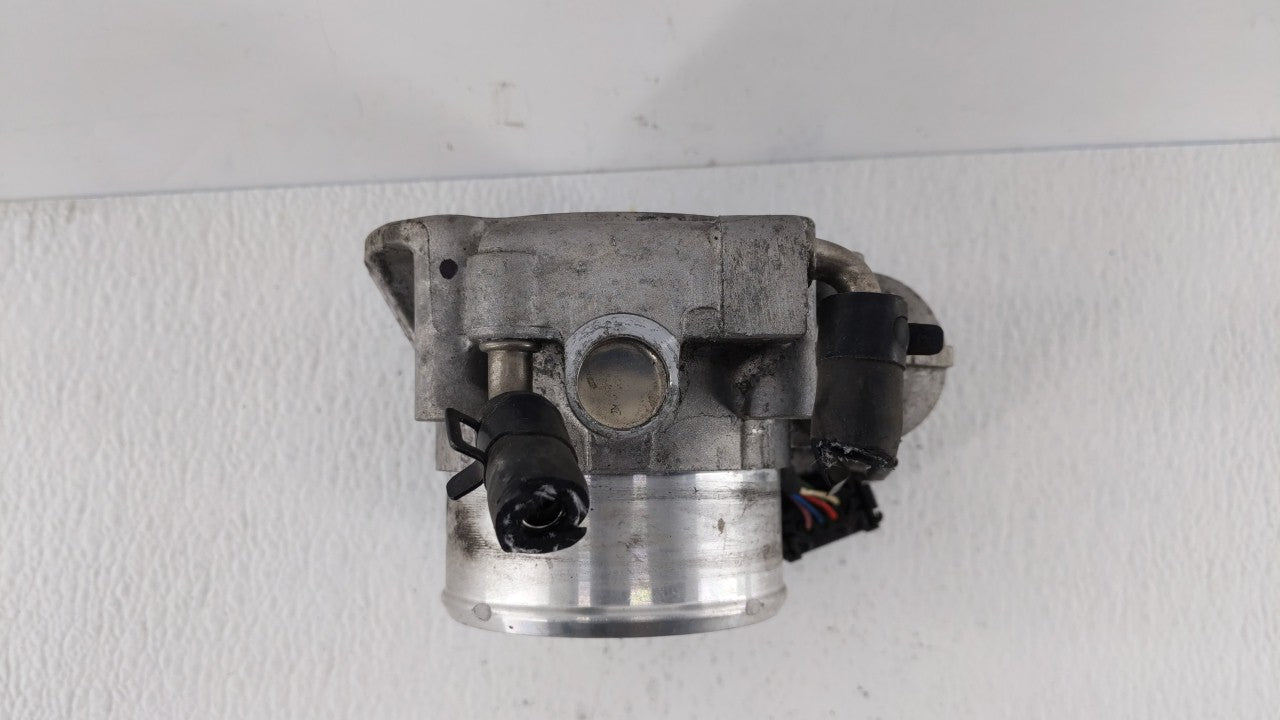 2014 Hyundai Santa Fe Throttle Body P/N:35100-2G700 Fits Fits 2011 2012 2013 2015 2016 OEM Used Auto Parts - Oemusedautopart