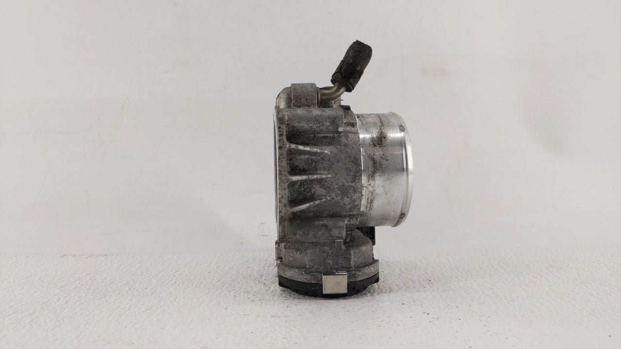 2014 Hyundai Santa Fe Throttle Body P/N:35100-2G700 Fits Fits 2011 2012 2013 2015 2016 OEM Used Auto Parts - Oemusedautopart