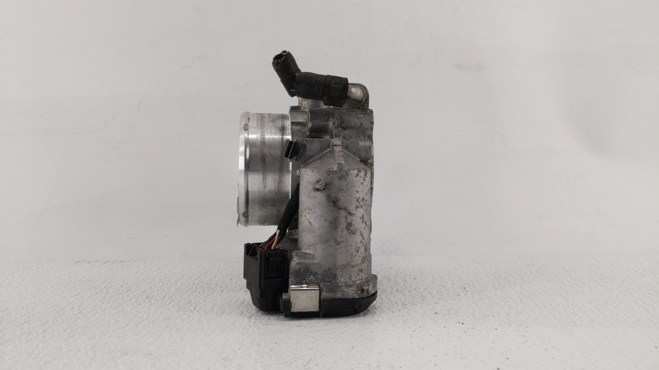 2014 Hyundai Santa Fe Throttle Body P/N:35100-2G700 Fits Fits 2011 2012 2013 2015 2016 OEM Used Auto Parts - Oemusedautopart