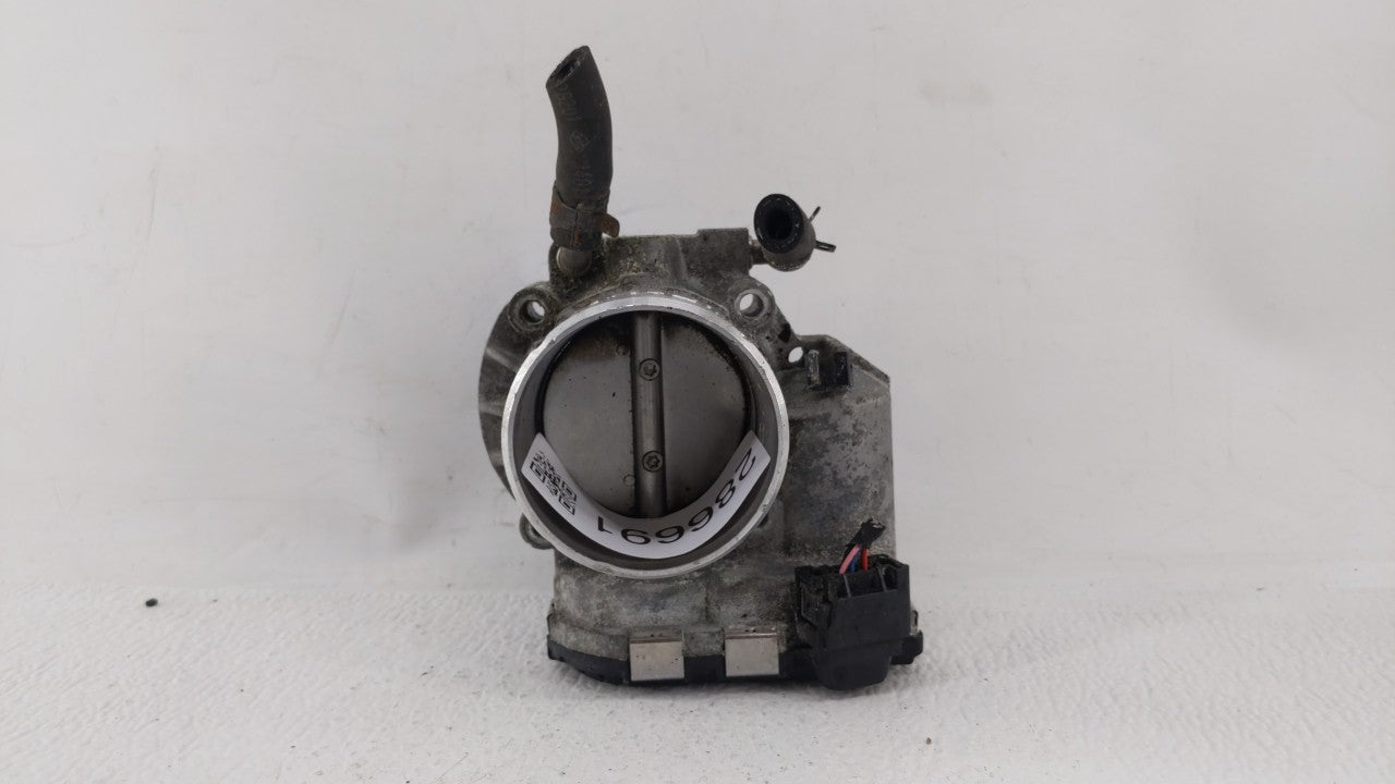 2014 Hyundai Santa Fe Throttle Body P/N:35100-2G700 Fits Fits 2011 2012 2013 2015 2016 OEM Used Auto Parts - Oemusedautopart