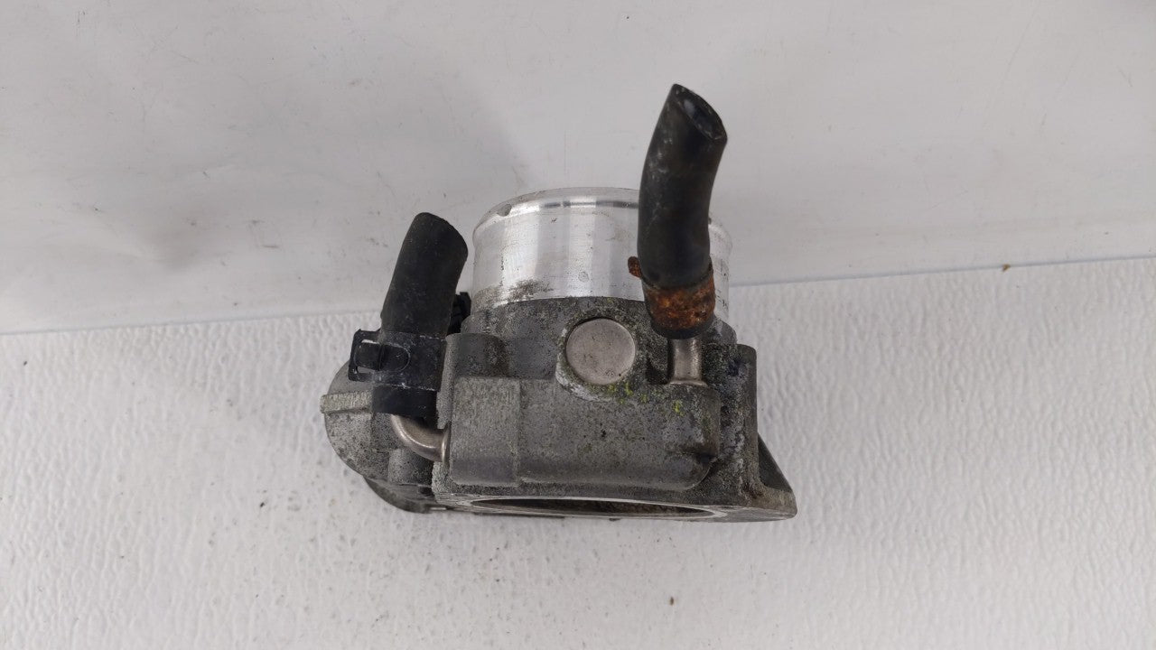 2014 Hyundai Santa Fe Throttle Body P/N:35100-2G700 Fits Fits 2011 2012 2013 2015 2016 OEM Used Auto Parts - Oemusedautopart