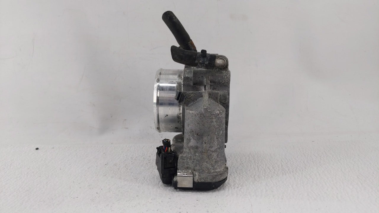 2014 Hyundai Santa Fe Throttle Body P/N:35100-2G700 Fits Fits 2011 2012 2013 2015 2016 OEM Used Auto Parts - Oemusedautopart
