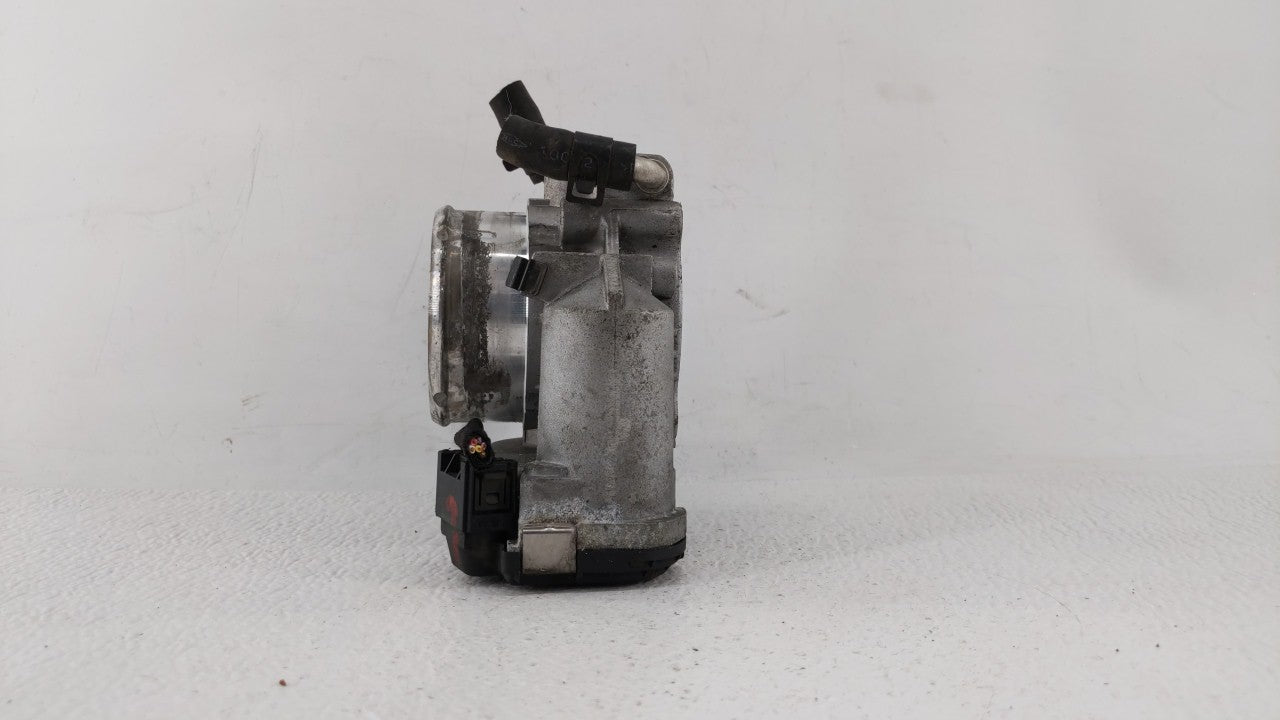 2014 Hyundai Santa Fe Throttle Body P/N:35100-2G700 Fits Fits 2011 2012 2013 2015 2016 OEM Used Auto Parts - Oemusedautopart