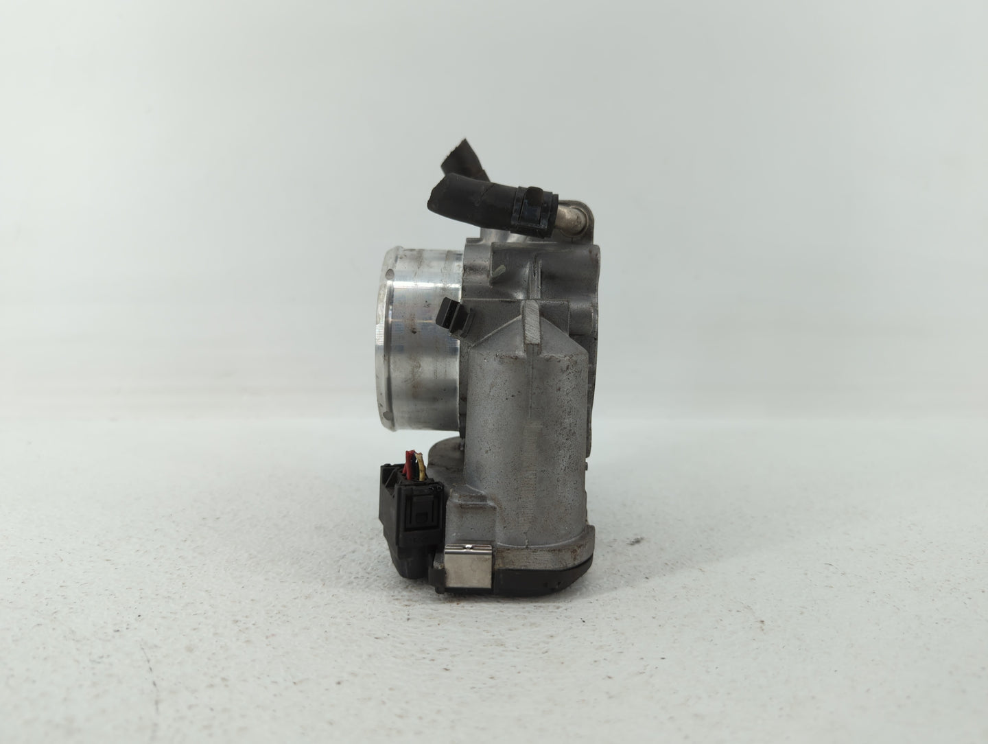 2014 Hyundai Santa Fe Throttle Body P/N:35100-2G700 Fits Fits 2011 2012 2013 2015 2016 OEM Used Auto Parts - Oemusedautopart