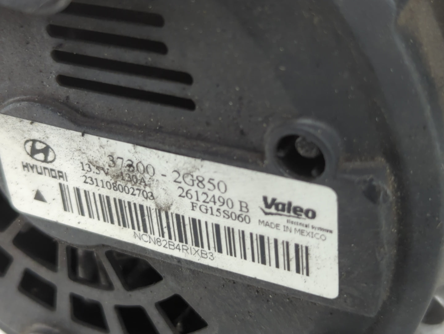 2014 Hyundai Santa Fe Alternator Replacement Generator Charging Assembly Engine OEM P/N:37300-2G850 Fits Fits 2015 OEM Used 