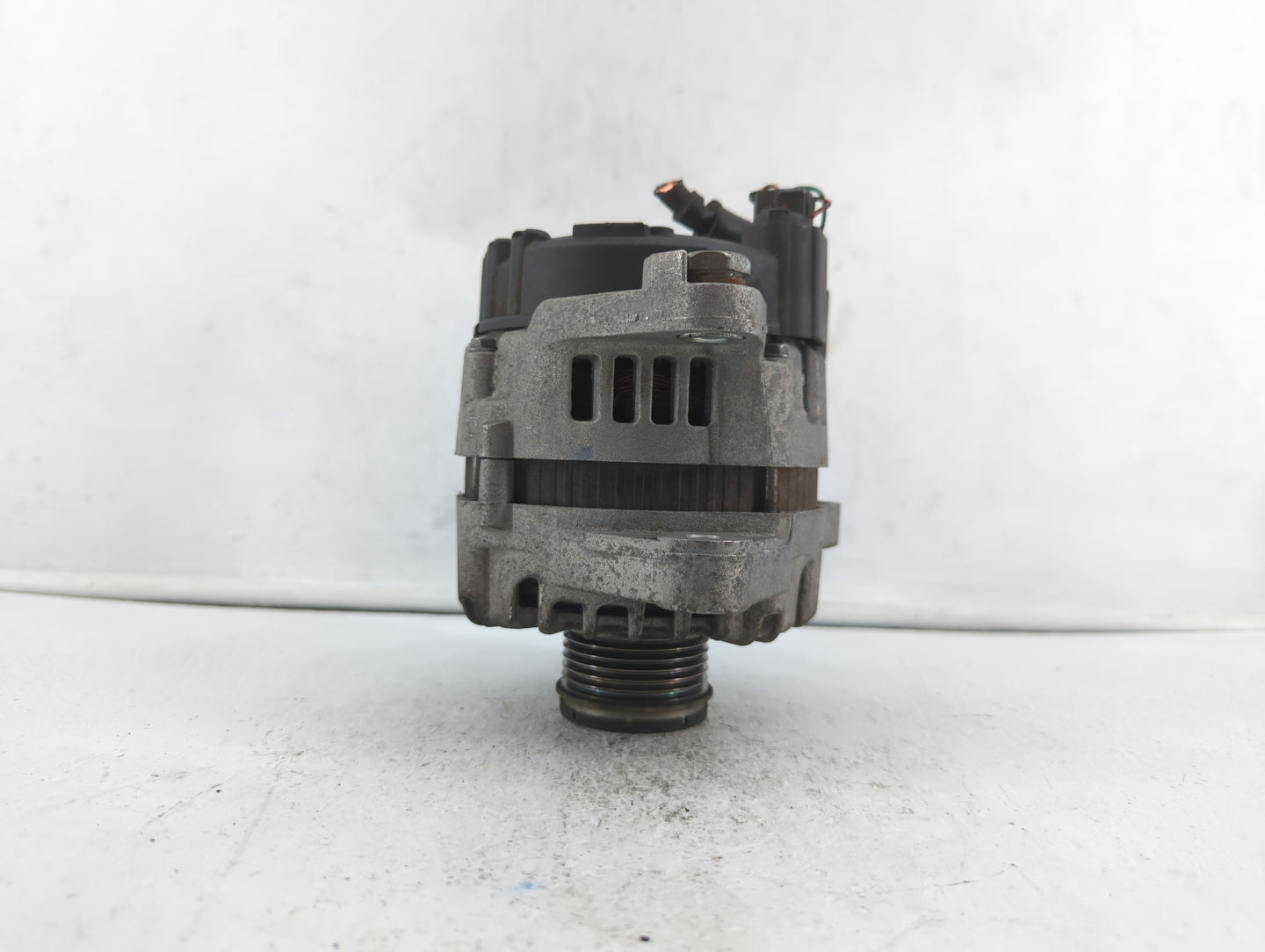 2014 Hyundai Santa Fe Alternator Replacement Generator Charging Assembly Engine OEM P/N:37300-2G850 Fits Fits 2015 OEM Used 
