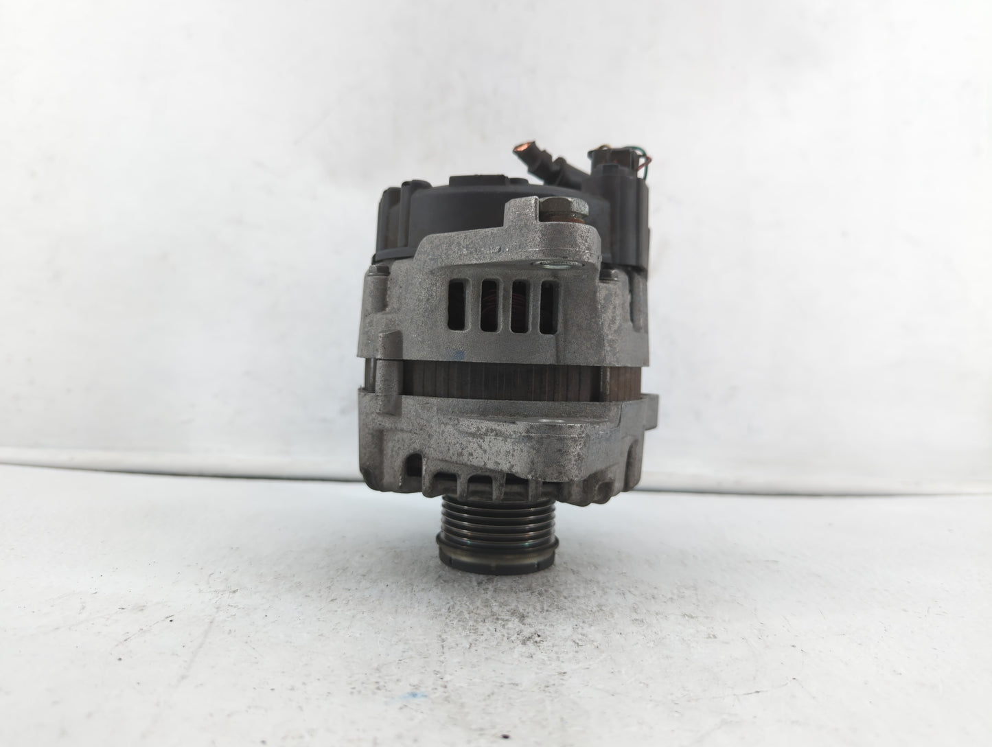 2014 Hyundai Santa Fe Alternator Replacement Generator Charging Assembly Engine OEM P/N:37300-2G850 Fits Fits 2015 OEM Used 