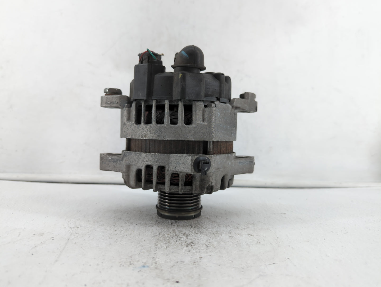 2014 Hyundai Santa Fe Alternator Replacement Generator Charging Assembly Engine OEM P/N:37300-2G850 Fits Fits 2015 OEM Used 