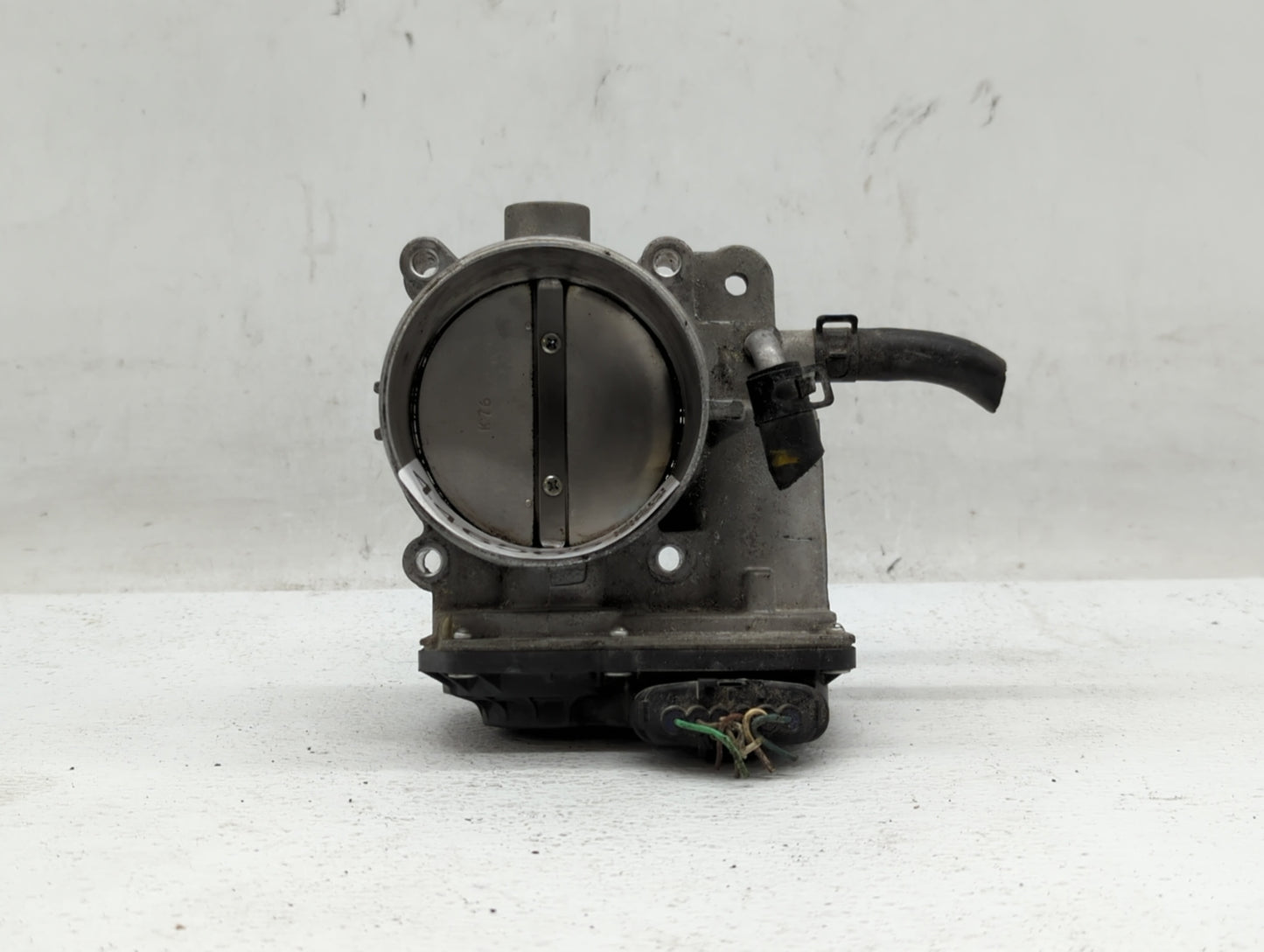 2013-2018 Hyundai Santa Fe Throttle Body P/N:35100-3CAA0 Fits Fits 2012 2013 2014 2015 2016 2017 2018 OEM Used Auto Parts - 