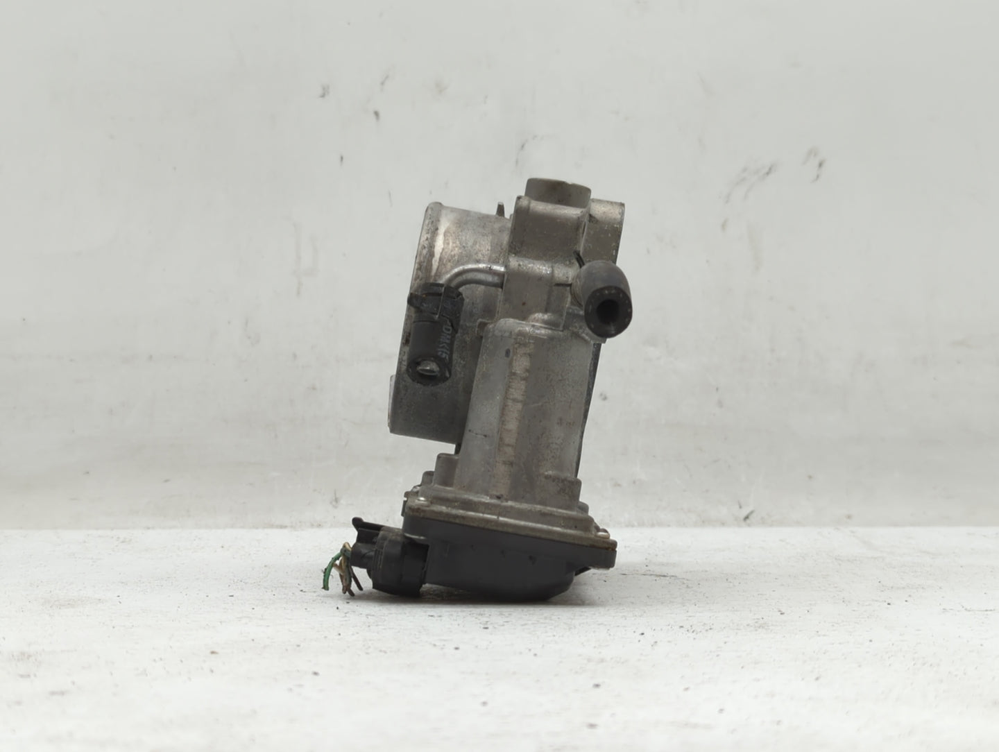 2013-2018 Hyundai Santa Fe Throttle Body P/N:35100-3CAA0 Fits Fits 2012 2013 2014 2015 2016 2017 2018 OEM Used Auto Parts - 