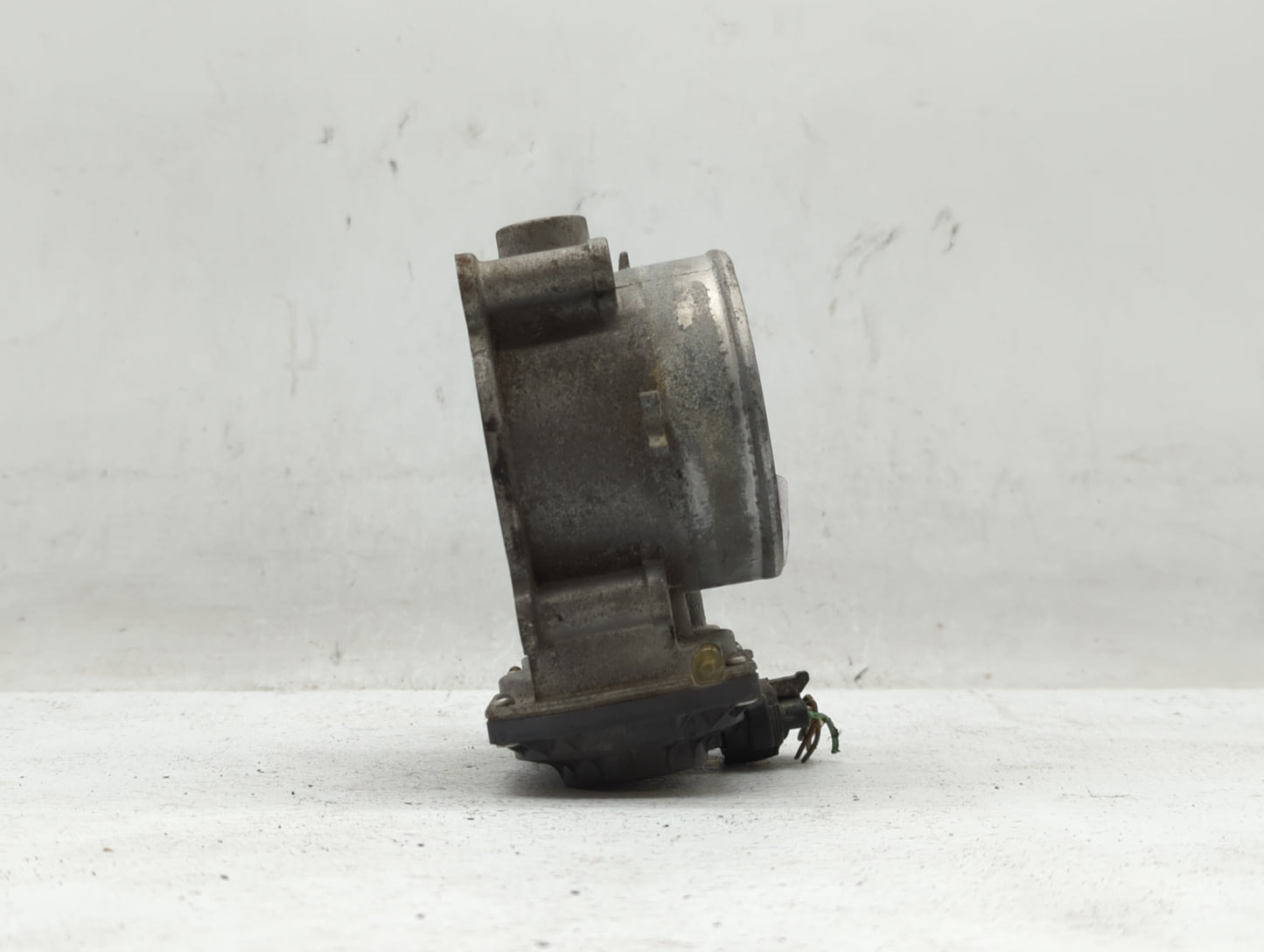 2013-2018 Hyundai Santa Fe Throttle Body P/N:35100-3CAA0 Fits Fits 2012 2013 2014 2015 2016 2017 2018 OEM Used Auto Parts - 