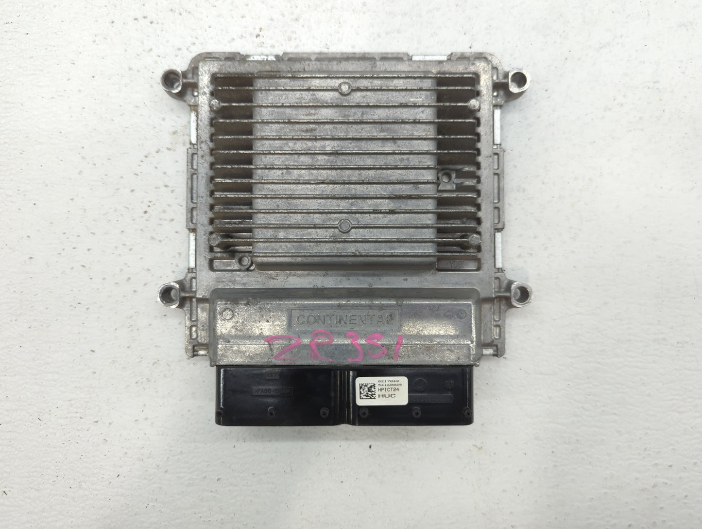 2014 Hyundai Santa Fe PCM Engine Control Computer ECU ECM PCU OEM P/N:39101-2EMK6 39103-2GAE6, 39100-2GAE6 Fits OEM Used Aut