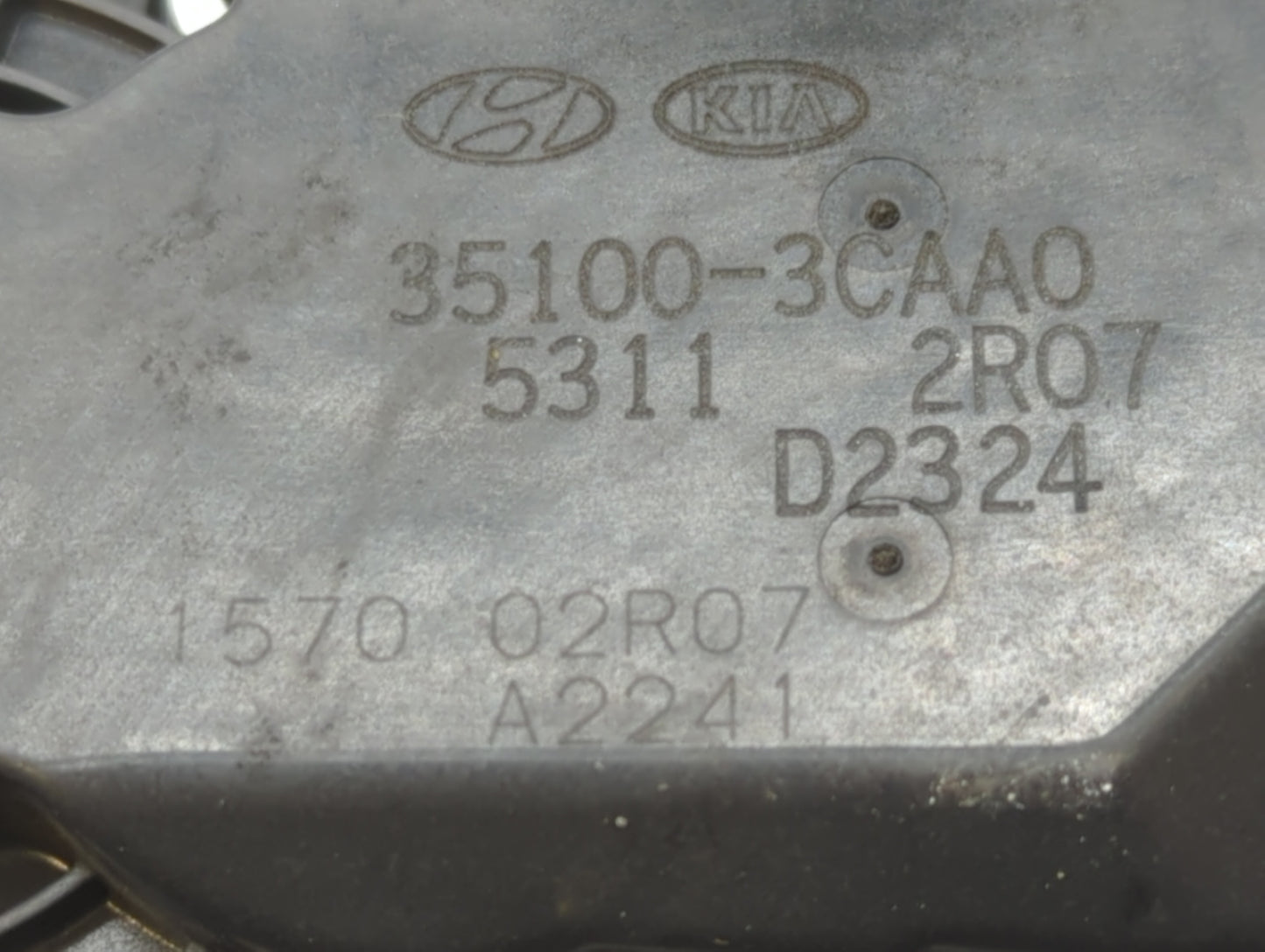 2013-2018 Hyundai Santa Fe Throttle Body P/N:35100-3CAA0 Fits Fits 2012 2013 2014 2015 2016 2017 2018 OEM Used Auto Parts - 