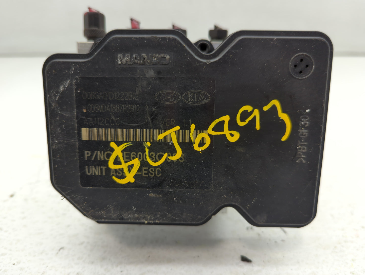 2013-2016 Hyundai Santa Fe ABS Pump Control Module Replacement P/N:7APNGN3C Fits Fits 2013 2014 2015 2016 OEM Used Auto Part