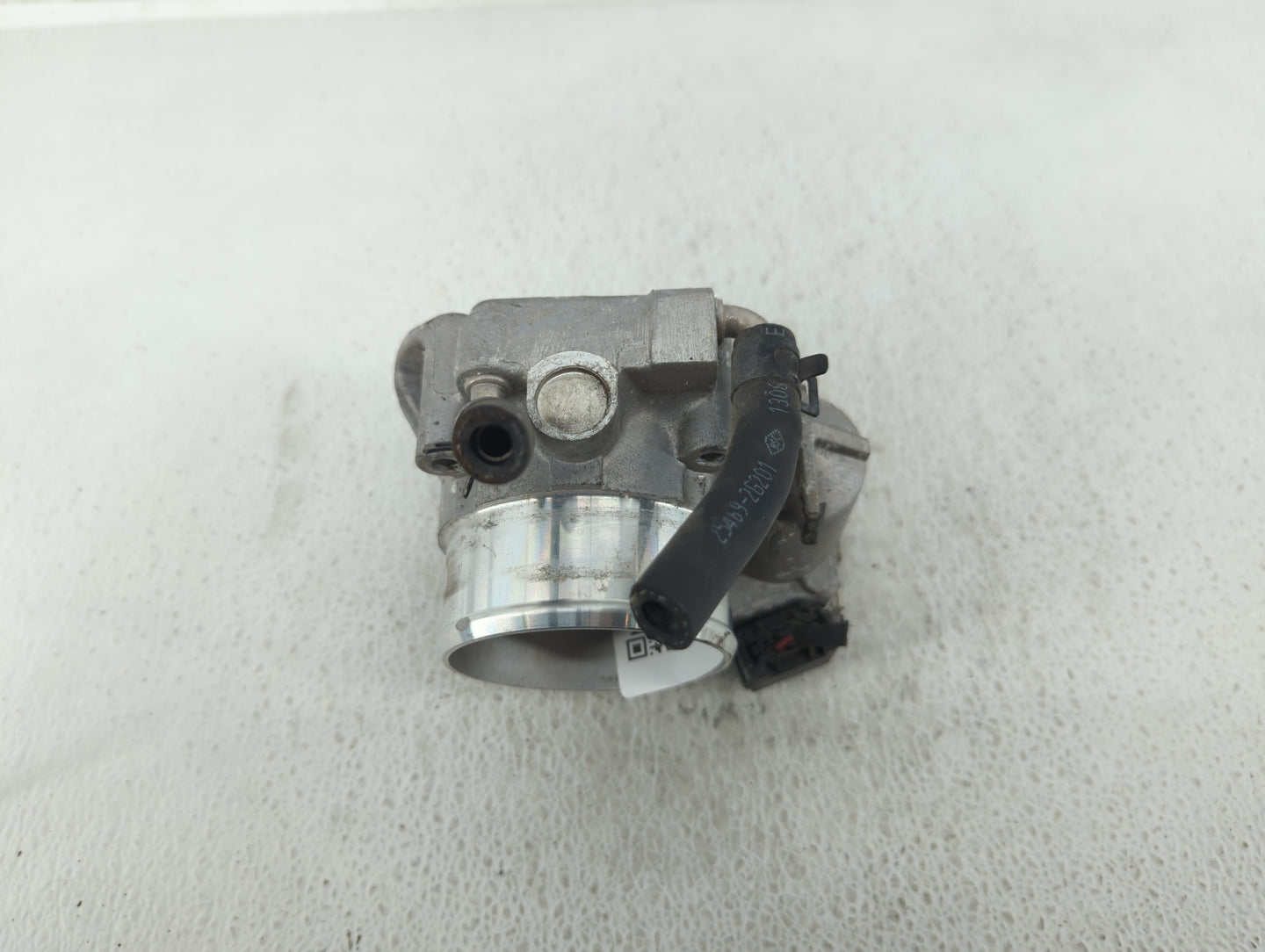 2014 Hyundai Santa Fe Throttle Body P/N:35100-2G700 Fits Fits 2011 2012 2013 2015 2016 OEM Used Auto Parts - Oemusedautopart