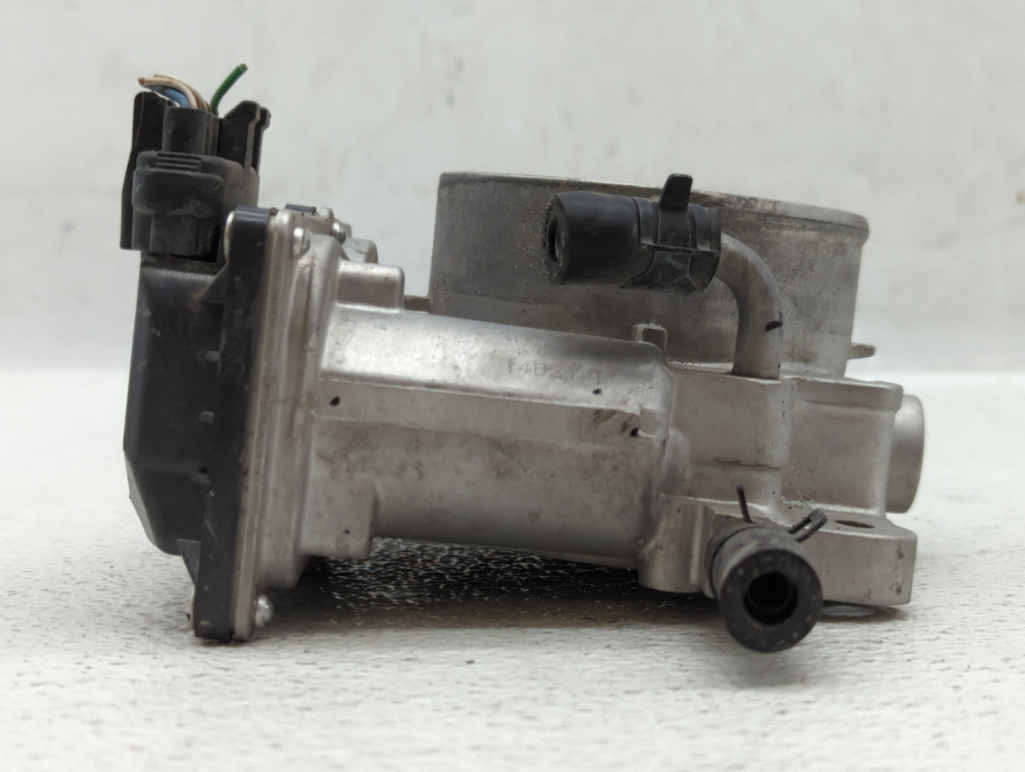 2013-2018 Hyundai Santa Fe Throttle Body P/N:35100-3CAA0 Fits Fits 2012 2013 2014 2015 2016 2017 2018 OEM Used Auto Parts - 