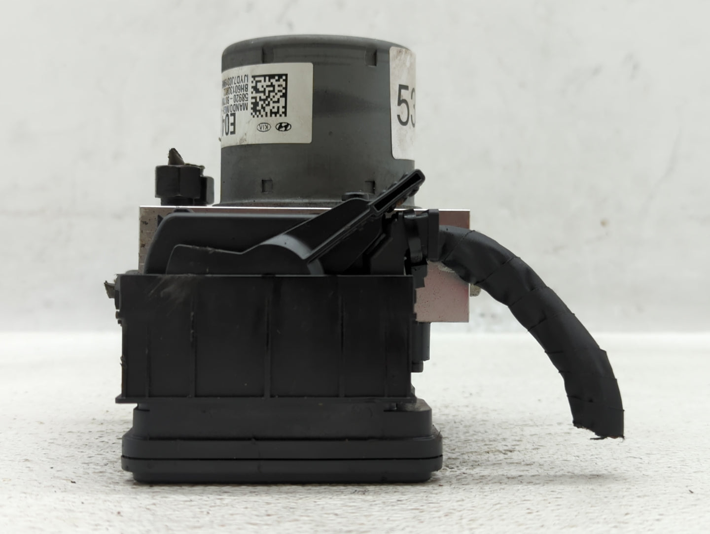 2013-2016 Hyundai Santa Fe ABS Pump Control Module Replacement P/N:58920-B8700 Fits Fits 2013 2014 2015 2016 OEM Used Auto P