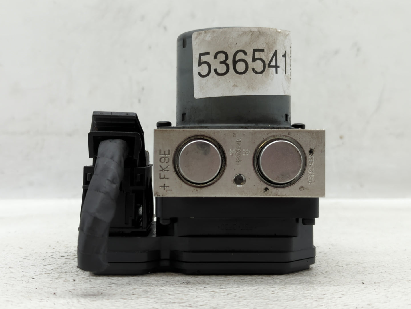 2013-2016 Hyundai Santa Fe ABS Pump Control Module Replacement P/N:58920-B8700 Fits Fits 2013 2014 2015 2016 OEM Used Auto P