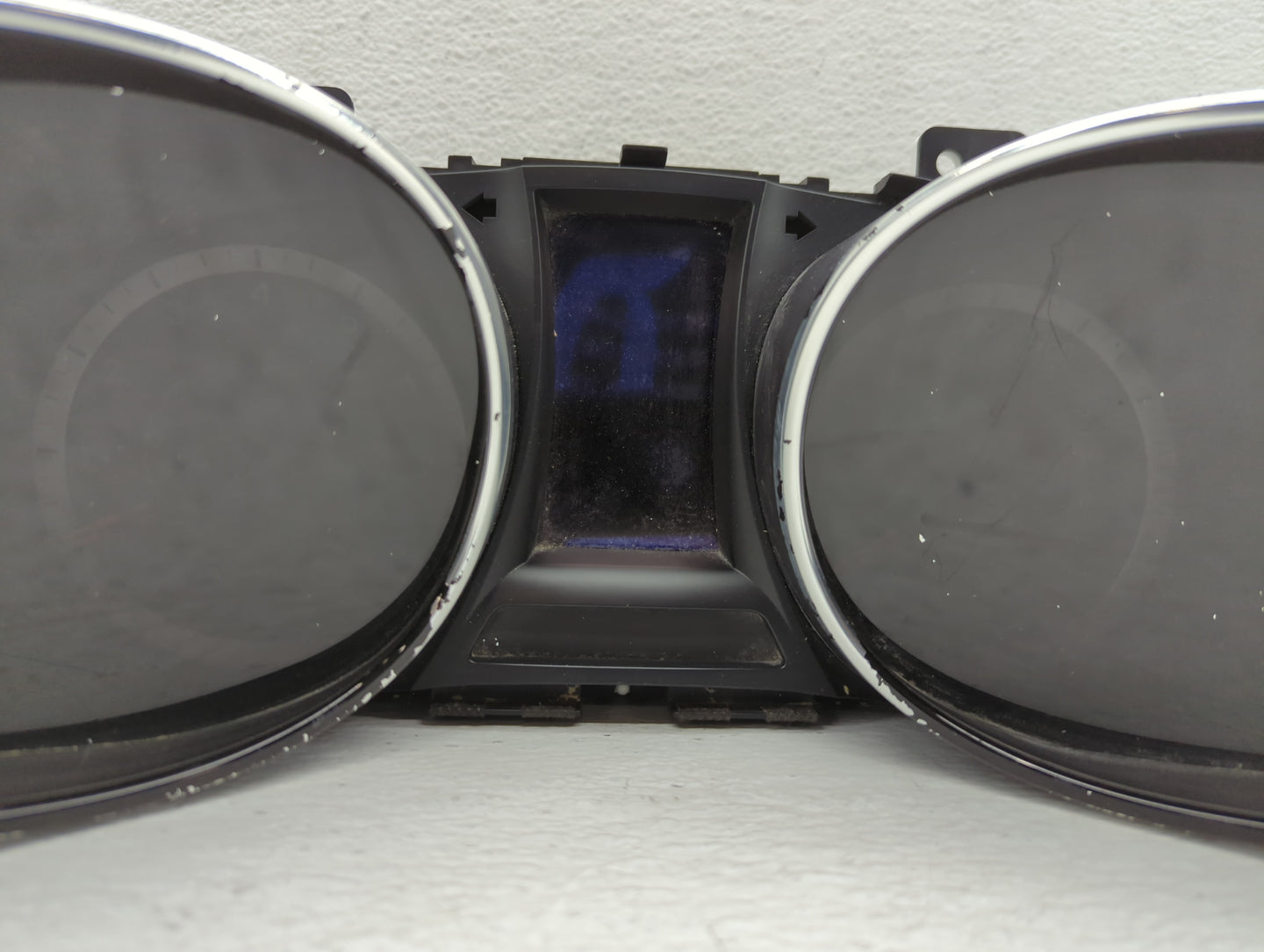 2014 Hyundai Santa Fe Instrument Cluster Speedometer Gauges P/N:94011-B8051 Fits OEM Used Auto Parts - Oemusedautoparts1.com