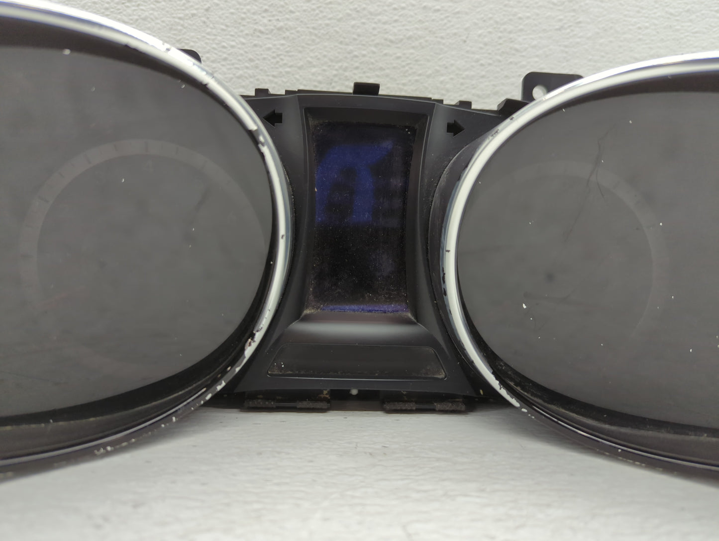 2014 Hyundai Santa Fe Instrument Cluster Speedometer Gauges P/N:94011-B8051 Fits OEM Used Auto Parts - Oemusedautoparts1.com