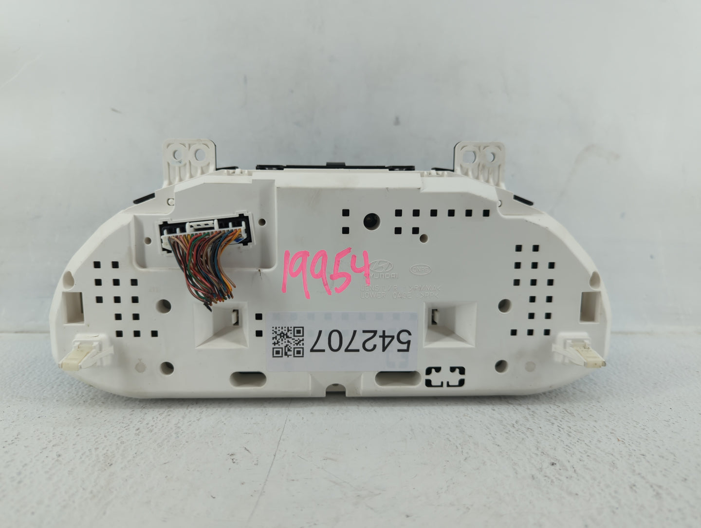 2013-2014 Hyundai Santa Fe Instrument Cluster Speedometer Gauges P/N:94001-4Z011 Fits Fits 2013 2014 OEM Used Auto Parts - O