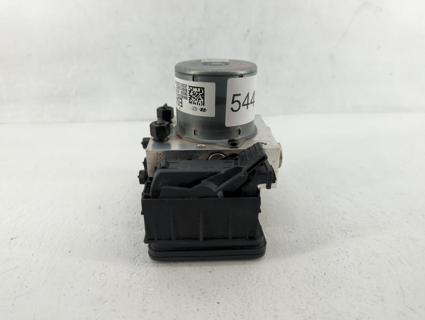 2013-2016 Hyundai Santa Fe ABS Pump Control Module Replacement P/N:58920-B8700 Fits Fits 2013 2014 2015 2016 OEM Used Auto P