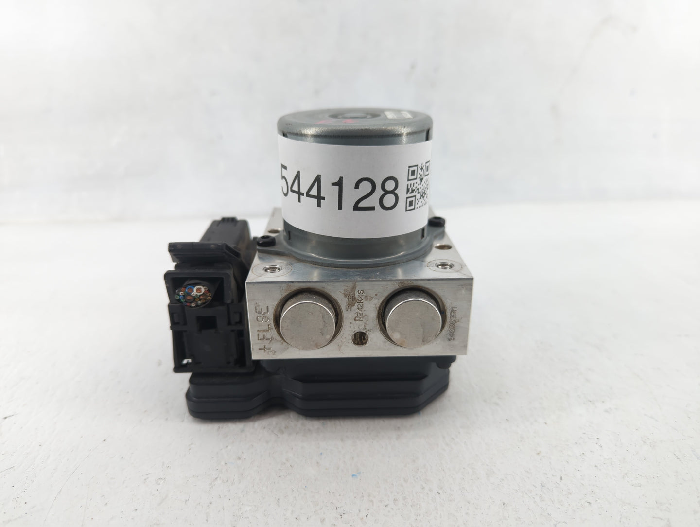 2013-2016 Hyundai Santa Fe ABS Pump Control Module Replacement P/N:58920-B8700 Fits Fits 2013 2014 2015 2016 OEM Used Auto P