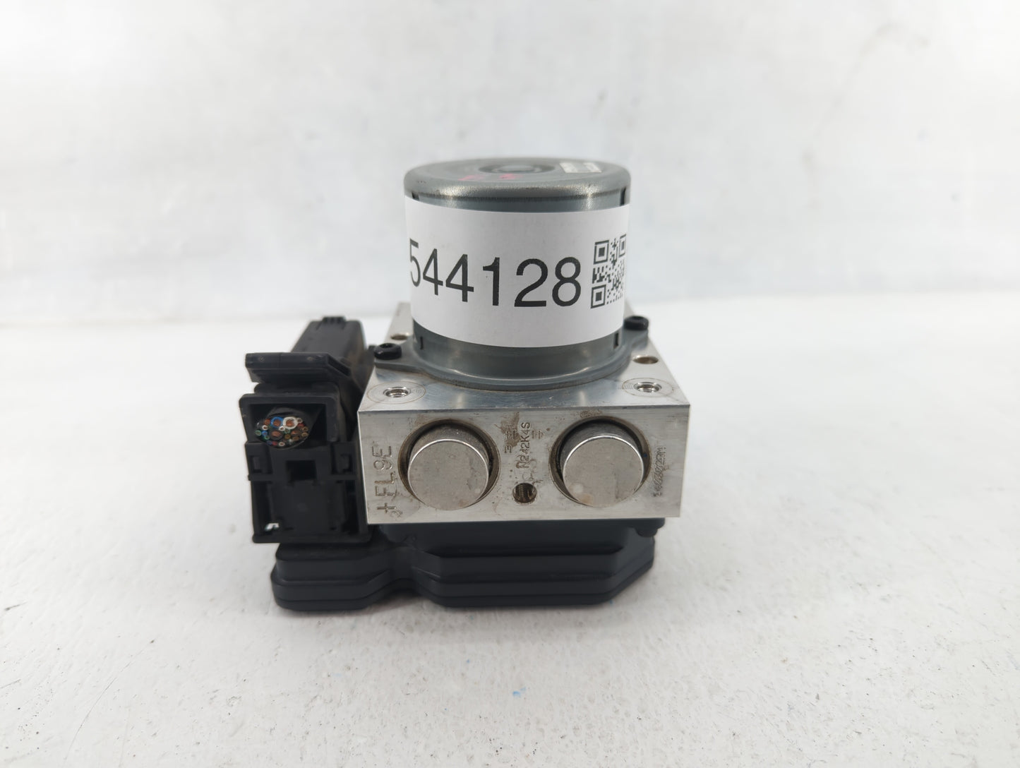 2013-2016 Hyundai Santa Fe ABS Pump Control Module Replacement P/N:58920-B8700 Fits Fits 2013 2014 2015 2016 OEM Used Auto P