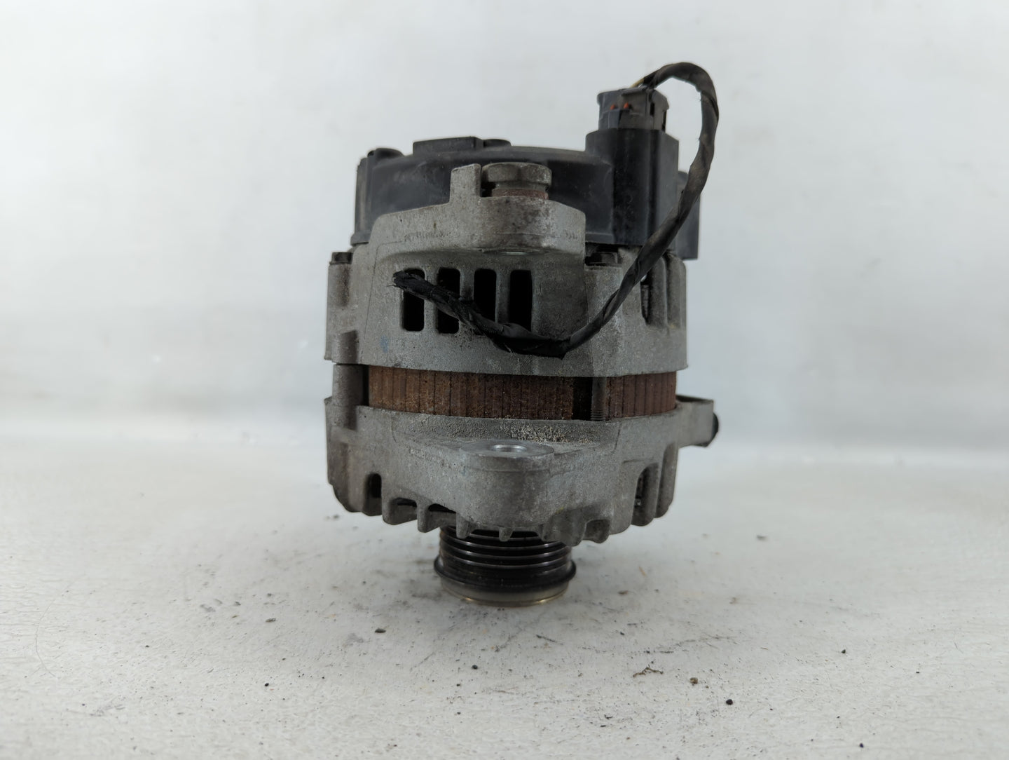 2014 Hyundai Santa Fe Alternator Replacement Generator Charging Assembly Engine OEM P/N:37300-2G850 Fits Fits 2015 OEM Used 