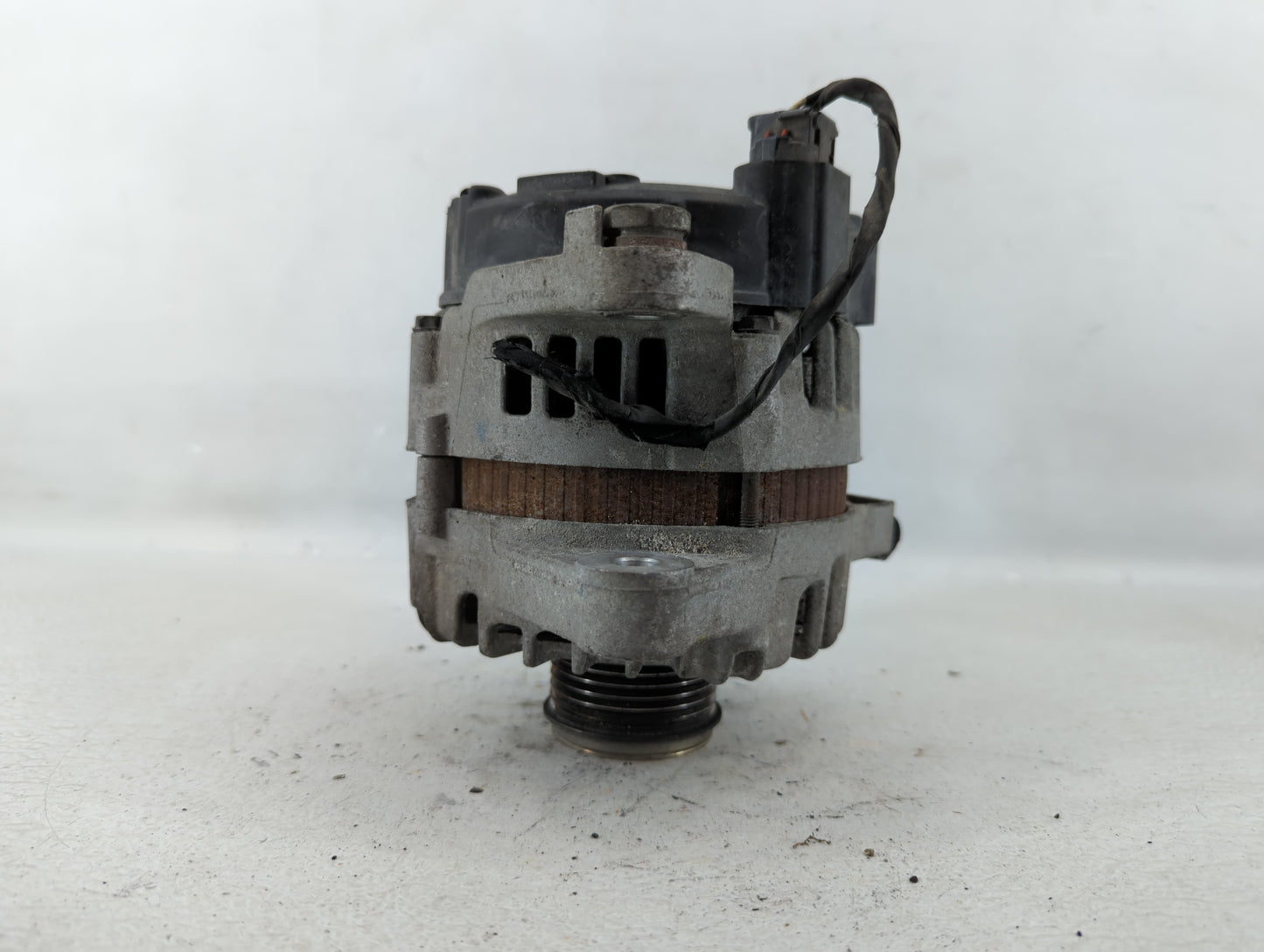 2014 Hyundai Santa Fe Alternator Replacement Generator Charging Assembly Engine OEM P/N:37300-2G850 Fits Fits 2015 OEM Used 