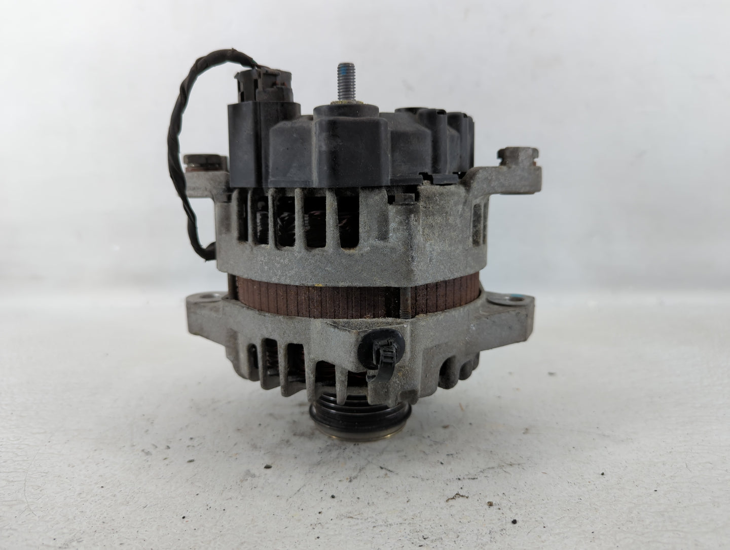 2014 Hyundai Santa Fe Alternator Replacement Generator Charging Assembly Engine OEM P/N:37300-2G850 Fits Fits 2015 OEM Used 
