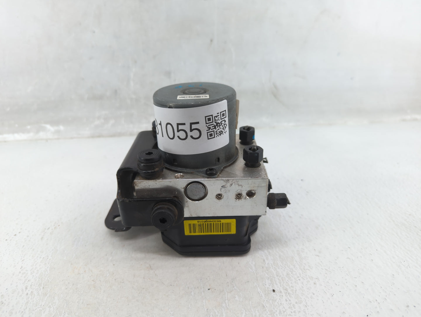 2013-2016 Hyundai Santa Fe ABS Pump Control Module Replacement P/N:58920-B8700 Fits Fits 2013 2014 2015 2016 OEM Used Auto P