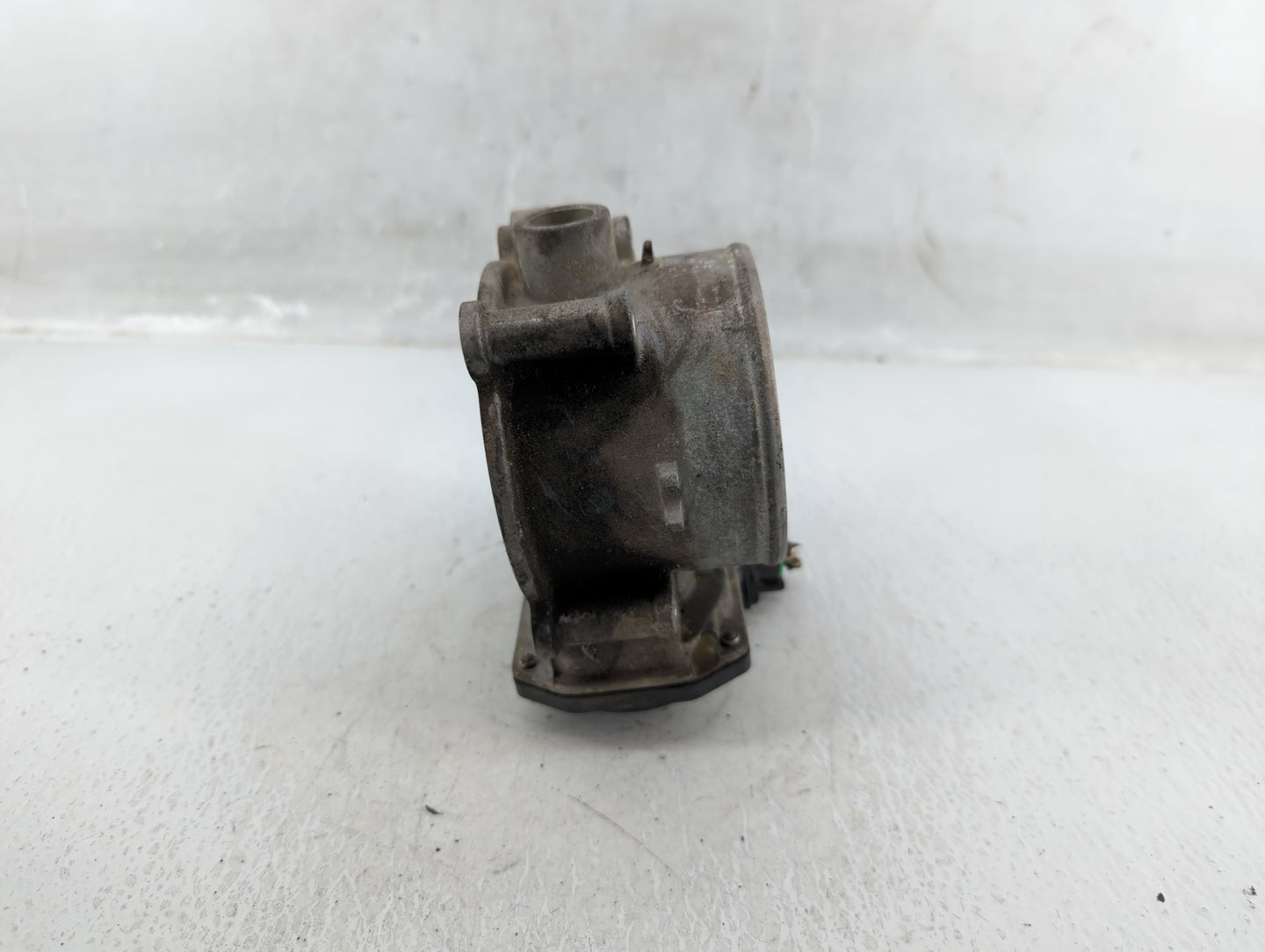 2013-2018 Hyundai Santa Fe Throttle Body P/N:35100-3CAA0 Fits Fits 2012 2013 2014 2015 2016 2017 2018 OEM Used Auto Parts - 