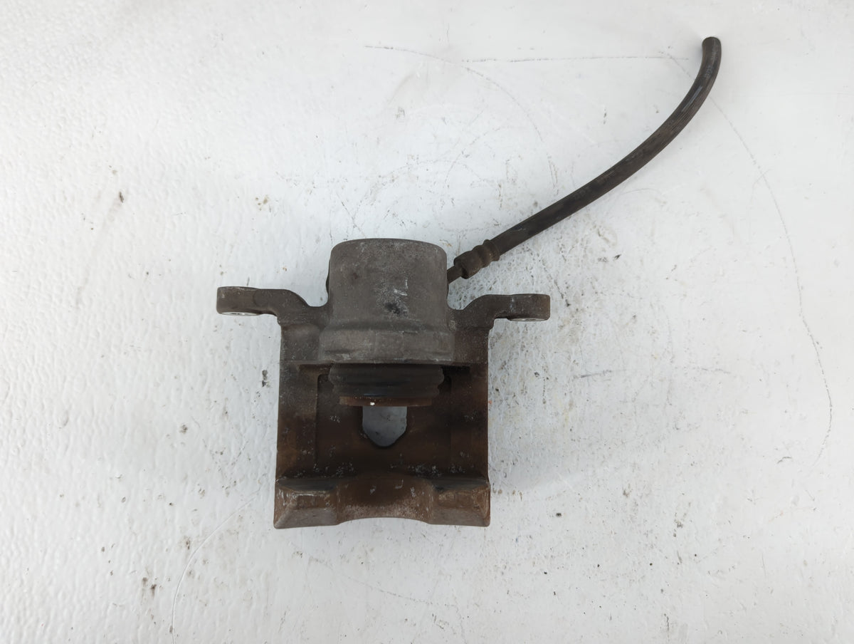 2013-2016 Hyundai Santa Fe Front Driver Left Brake Caliper 581515 - Oemusedautoparts1.com