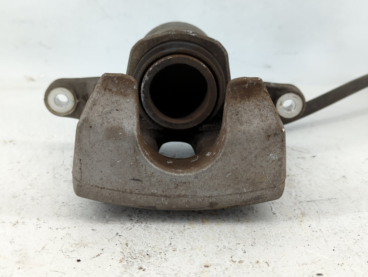 2013-2016 Hyundai Santa Fe Front Driver Left Brake Caliper 581515 - Oemusedautoparts1.com