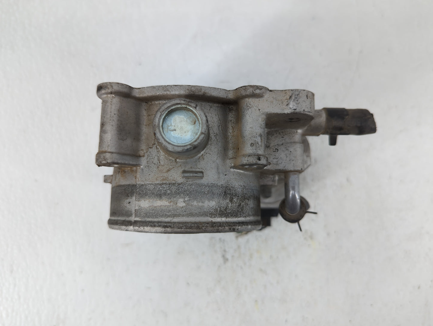 2013-2018 Hyundai Santa Fe Throttle Body P/N:35100-3CAA0 Fits Fits 2012 2013 2014 2015 2016 2017 2018 OEM Used Auto Parts - 