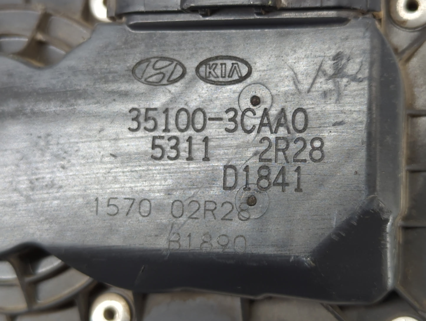 2013-2018 Hyundai Santa Fe Throttle Body P/N:35100-3CAA0 Fits Fits 2012 2013 2014 2015 2016 2017 2018 OEM Used Auto Parts - 