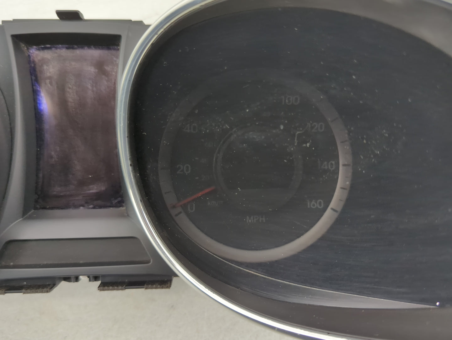 2014 Hyundai Santa Fe Instrument Cluster Speedometer Gauges P/N:94011-B8051 Fits OEM Used Auto Parts - Oemusedautoparts1.com