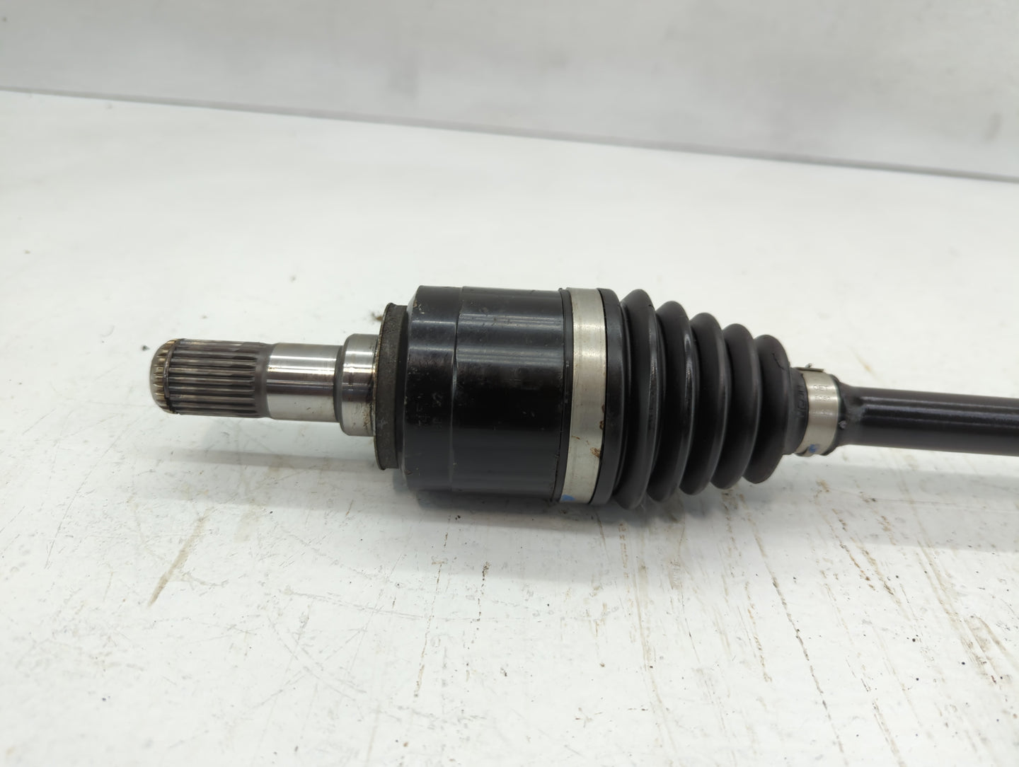 2013-2018 Hyundai Santa Fe Axle Shaft Front Driver Cv C/v - Oemusedautoparts1.com