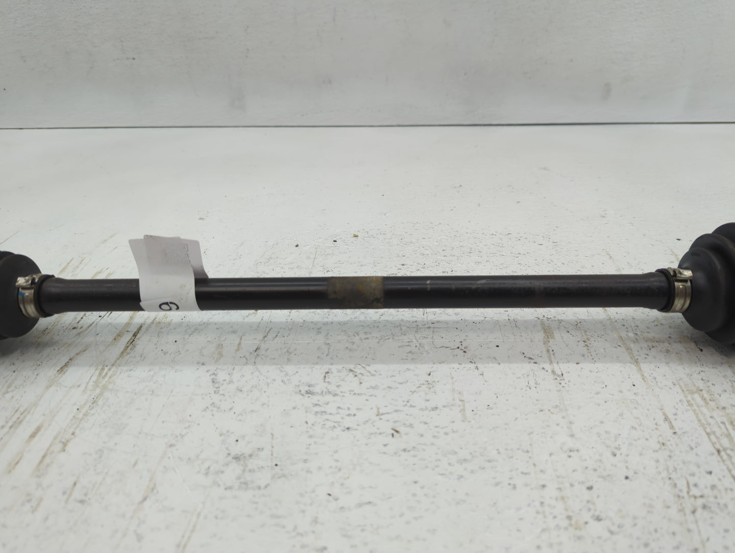 2013-2018 Hyundai Santa Fe Axle Shaft Rear Passenger Cv C/v - Oemusedautoparts1.com